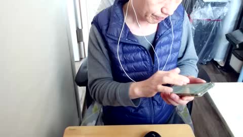 felixlau online show from January 9, 6:05 am