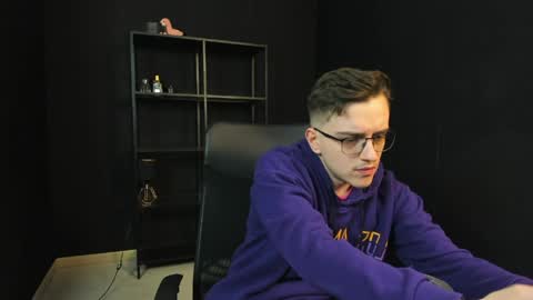 Snapshot of felixstark chatting on April 30, 4:30 am FelixStark online show from April 30, 4:30 am