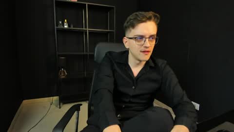 Snapshot of felixstark chatting on May 1, 5:01 am FelixStark online show from May 1, 5:01 am