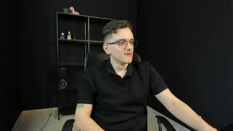 Snapshot of felixstark chatting on May 4, 5:25 am FelixStark online show from May 4, 5:25 am