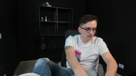 Snapshot of felixstark chatting on May 6, 4:41 am FelixStark online show from May 6, 4:41 am