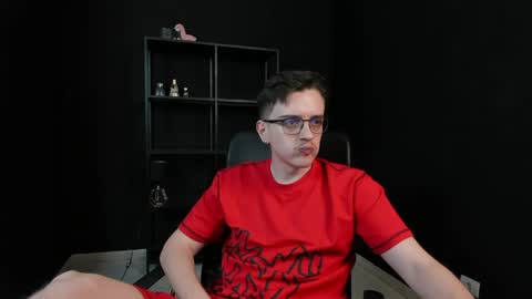 Snapshot of felixstark chatting on May 11, 6:41 am FelixStark online show from May 11, 6:41 am