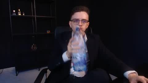Snapshot of felixstark chatting on May 18, 5:35 am FelixStark online show from May 18, 5:35 am