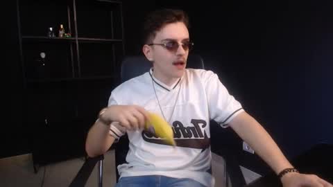 Snapshot of felixstark chatting on June 2, 6:15 am FelixStark online show from June 2, 6:15 am