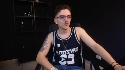 Snapshot of felixstark chatting on June 4, 5:35 am FelixStark online show from June 4, 5:35 am