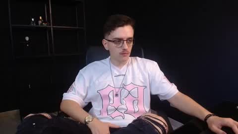 Snapshot of felixstark chatting on June 5, 4:52 am FelixStark online show from June 5, 4:52 am