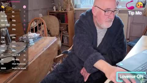 Adam online show from October 28, 7:34 am