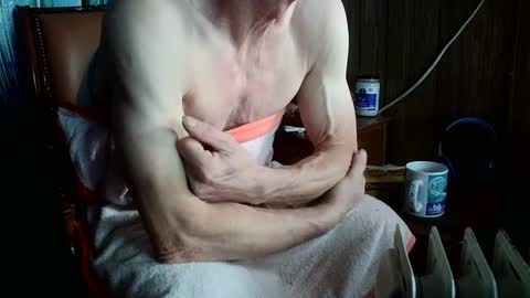 Snapshot of fellatioauto chatting on January 9, 4:49 pm hungnsexy online show from January 9, 4:49 pm