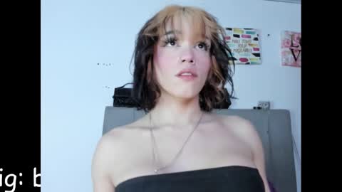 Snapshot of fem_boy6 chatting on January 6, 6:14 am fem_boy6 online show from January 6, 6:14 am