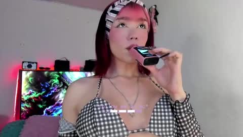 Snapshot of fem_boy6 chatting on March 4, 5:32 am fem_boy6 online show from March 4, 5:32 am