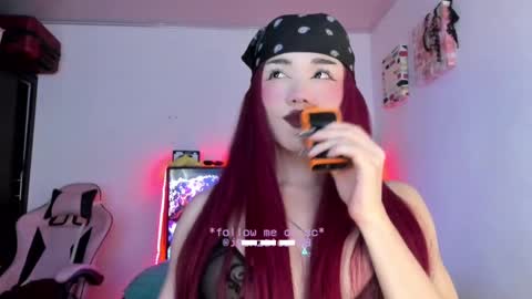 Snapshot of fem_boy6 chatting on March 5, 4:56 am fem_boy6 online show from March 5, 4:56 am