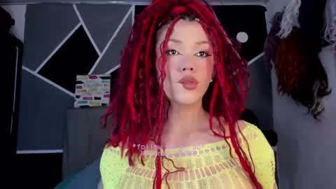 Snapshot of fem_boy6 chatting on November 12, 9:25 pm fem_boy6 online show from November 12, 9:25 pm