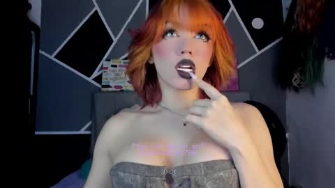 Snapshot of fem_boy6 chatting on November 27, 9:11 am fem_boy6 online show from November 27, 9:11 am