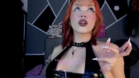 Snapshot of fem_boy6 chatting on November 28, 9:23 am fem_boy6 online show from November 28, 9:23 am