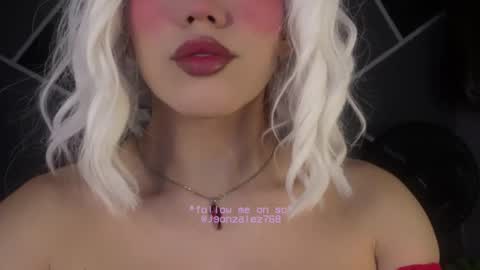 Snapshot of fem_boy6 chatting on December 3, 8:56 am fem_boy6 online show from December 3, 8:56 am