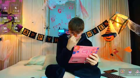 Femboy Max online show from October 26, 12:55 pm