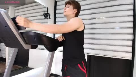 Snapshot of femboy_max chatting on May 15, 12:23 pm Femboy Max online show from May 15, 12:23 pm