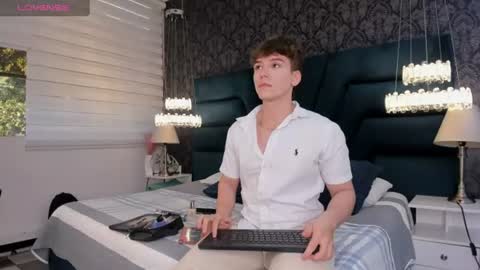 Snapshot of femboy_max chatting on June 24, 11:42 am Femboy Max online show from June 24, 11:42 am