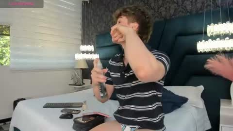Snapshot of femboy_max chatting on June 29, 11:54 am Femboy Max online show from June 29, 11:54 am