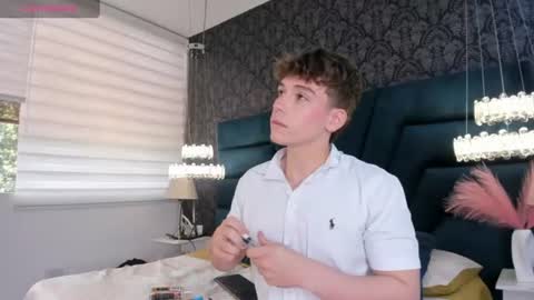 Snapshot of femboy_max chatting on July 26, 1:40 pm Femboy Max online show from July 26, 1:40 pm