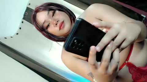 Snapshot of femboy_veronica chatting on October 11, 4:12 am femboy_veronica online show from October 11, 4:12 am