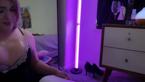 this is justice tricia a bigelow. she was fucking my husband tom girardi online show from February 12, 8:29 pm