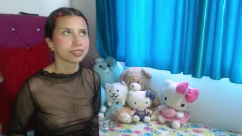 Snapshot of fenixxx1604 chatting on October 14, 8:53 pm Fenixxx online show from October 14, 8:53 pm