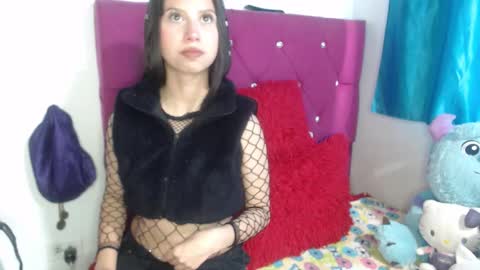 Snapshot of fenixxx1604 chatting on October 18, 7:47 pm Fenixxx online show from October 18, 7:47 pm