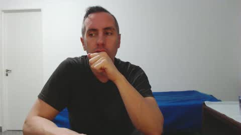 Snapshot of fer797 chatting on December 2, 7:14 am Fernando online show from December 2, 7:14 am