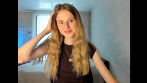Snapshot of feralberry_dina chatting on July 20, 11:56 am Dana online show from July 20, 11:56 am