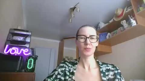 feraliss online show from March 13, 11:17 am