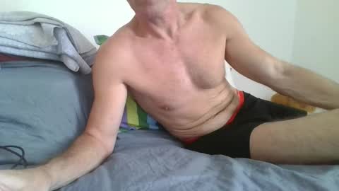 Snapshot of fergi1999 chatting on October 11, 8:35 am fergi1999 online show from October 11, 8:35 am