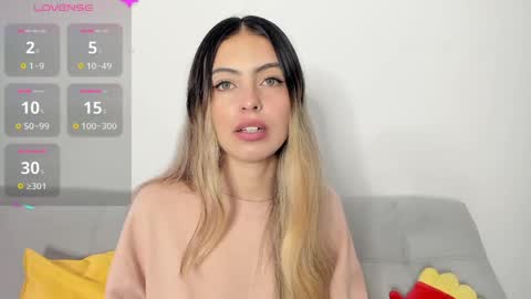 Snapshot of fernanda_aaa chatting on April 17, 2:42 pm fernanda online show from April 17, 2:42 pm