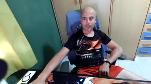 Snapshot of fernandez83 chatting on June 12, 6:51 pm fernandez83 online show from June 12, 6:51 pm