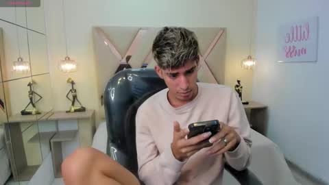 FER PHOENIX online show from December 4, 3:49 am