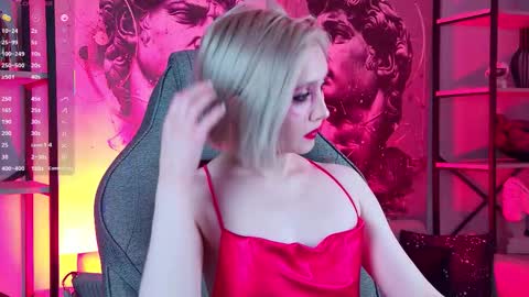 Snapshot of fetishrey chatting on February 13, 7:10 pm Rey online show from February 13, 7:10 pm