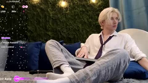 Thomas online show from November 23, 8:08 pm