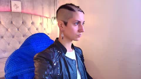   online show from November 18, 12:09 pm