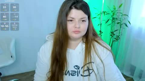 Snapshot of fiery__lady_ chatting on April 16, 11:33 am Evita online show from April 16, 11:33 am
