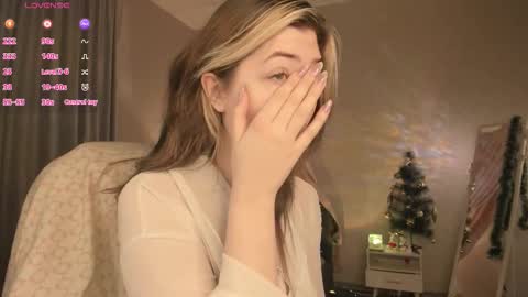 Snapshot of fieryfeline chatting on November 30, 3:10 am Filla online show from November 30, 3:10 am