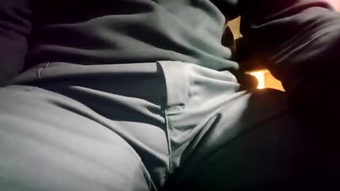 fifi010203 online show from October 28, 9:39 pm