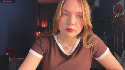 Snapshot of fififlower chatting on May 17, 5:09 pm Rebecca online show from May 17, 5:09 pm