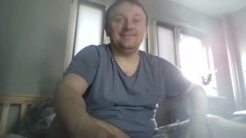 Snapshot of filipek757 chatting on April 8, 8:03 am filipek757 online show from April 8, 8:03 am