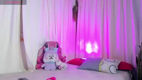 Snapshot of filletatouee chatting on June 24, 2:10 am filletatouee online show from June 24, 2:10 am