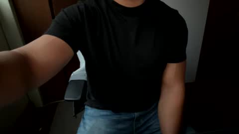 fin4lfinish online show from December 3, 6:28 pm