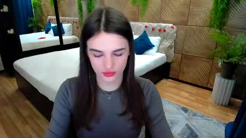 Snapshot of finalaccord chatting on June 4, 10:21 am Amanda online show from June 4, 10:21 am