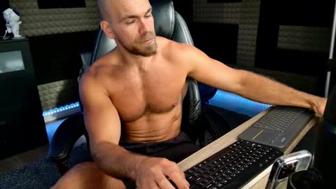 Snapshot of finch93 chatting on September 12, 4:07 pm Nick online show from September 12, 4:07 pm