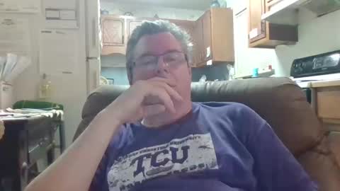 Snapshot of finderfiner chatting on January 29, 7:57 am finderfiner online show from January 29, 7:57 am