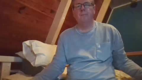 Snapshot of finderfiner chatting on March 2, 8:27 am finderfiner online show from March 2, 8:27 am