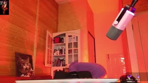 Lady online show from April 23, 6:43 pm